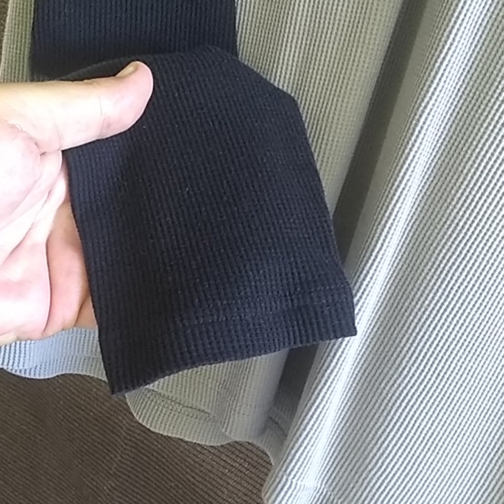 Henley 4 button pullover - Picture 4 of 5